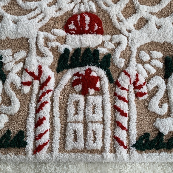 Gingerbread House Bath Rug Bath Mat NWT - Picture 4 of 10